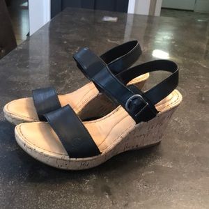 black strappy wedge